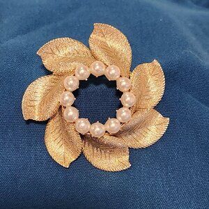 Unbranded Vintage Gold‎ Tone Circular Leaf And Faux Pearl Brooch